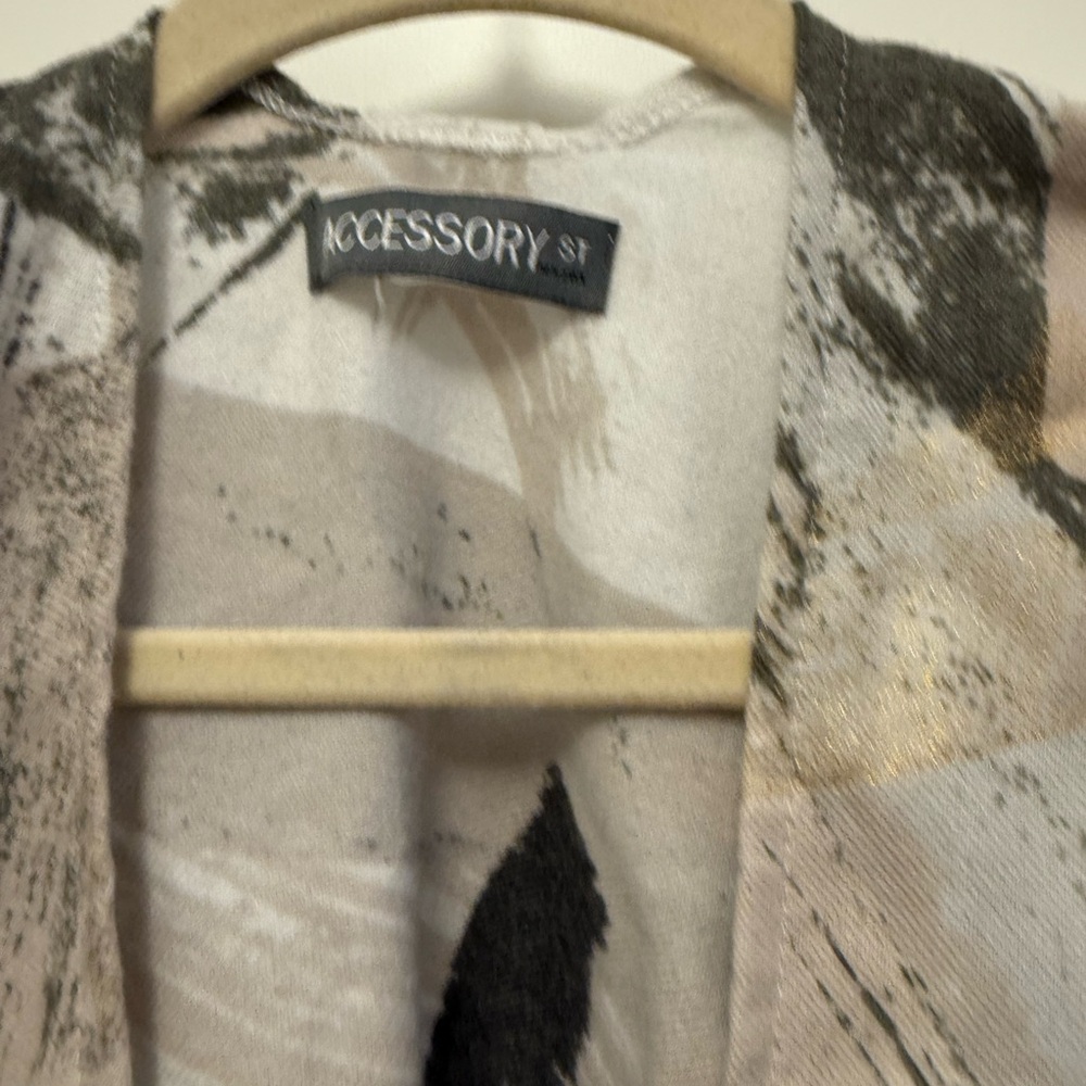 Abstract Patterned Scarf - Picture 2 of 3